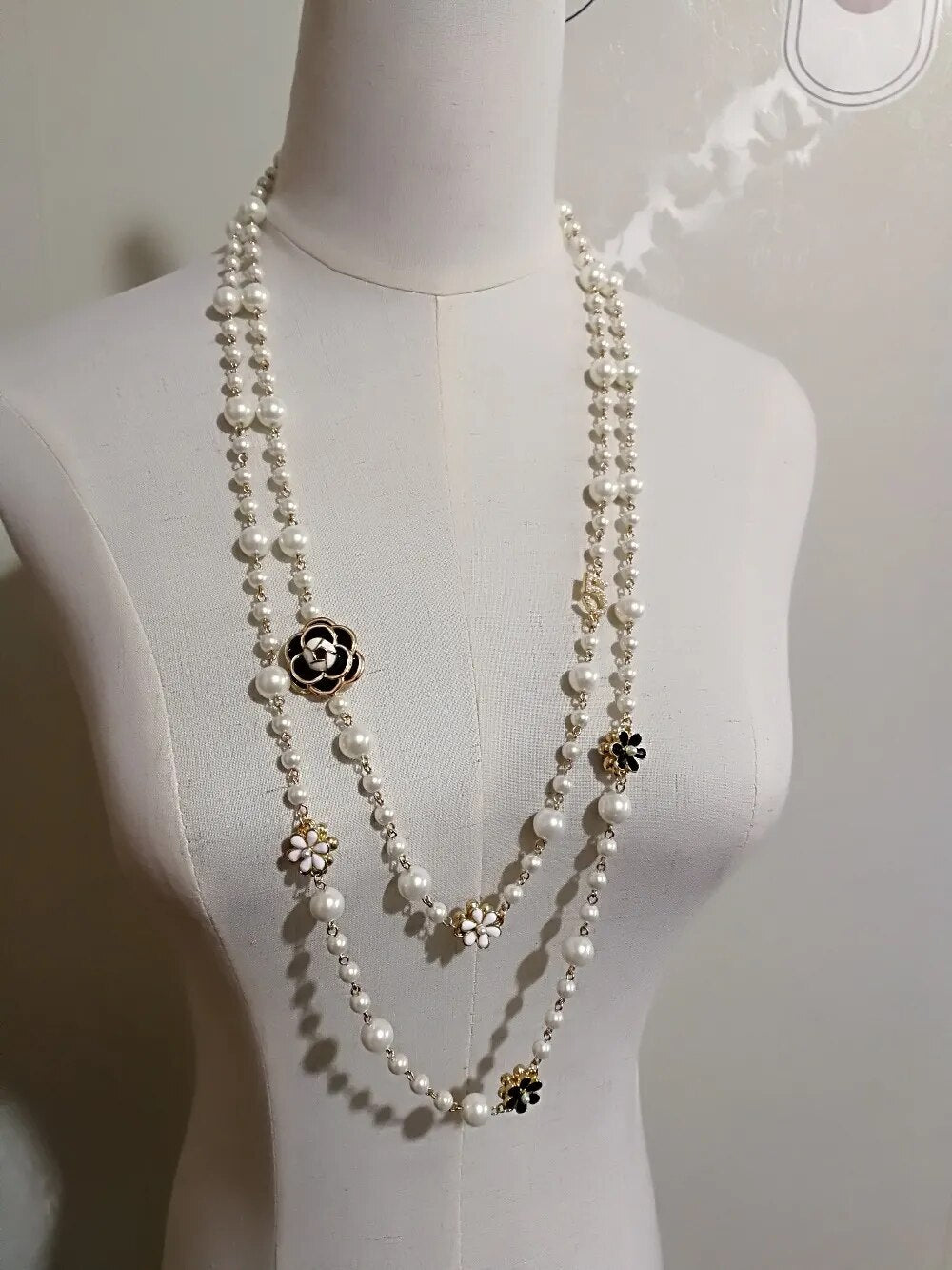 Long Simulated Pearl Necklace Pendant